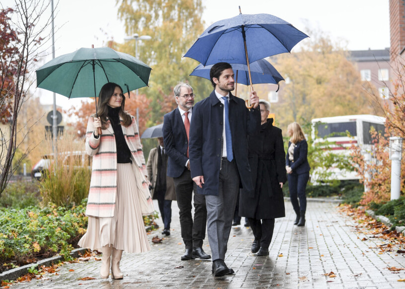 Värmland tog emot med regn. Natten tillbringade prinsparet i gästvåningen hemma hos landshövdingen Georg Andrén, i det vackra gula residenset vid Klarälven. Prinsessan Sofia Prins Carl Philip Länsbesök Värmland