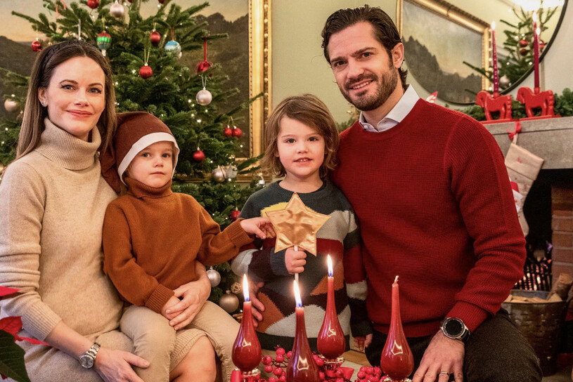 Lilla ”Sandy” med familjen: Mamma Sofia, pappa Carl Philip och lillebror Gabriel. Prinsessan Sofia Prins Gabriel Prins Alexander Prins Carl Philip Julen 2020 Villa Solbacken