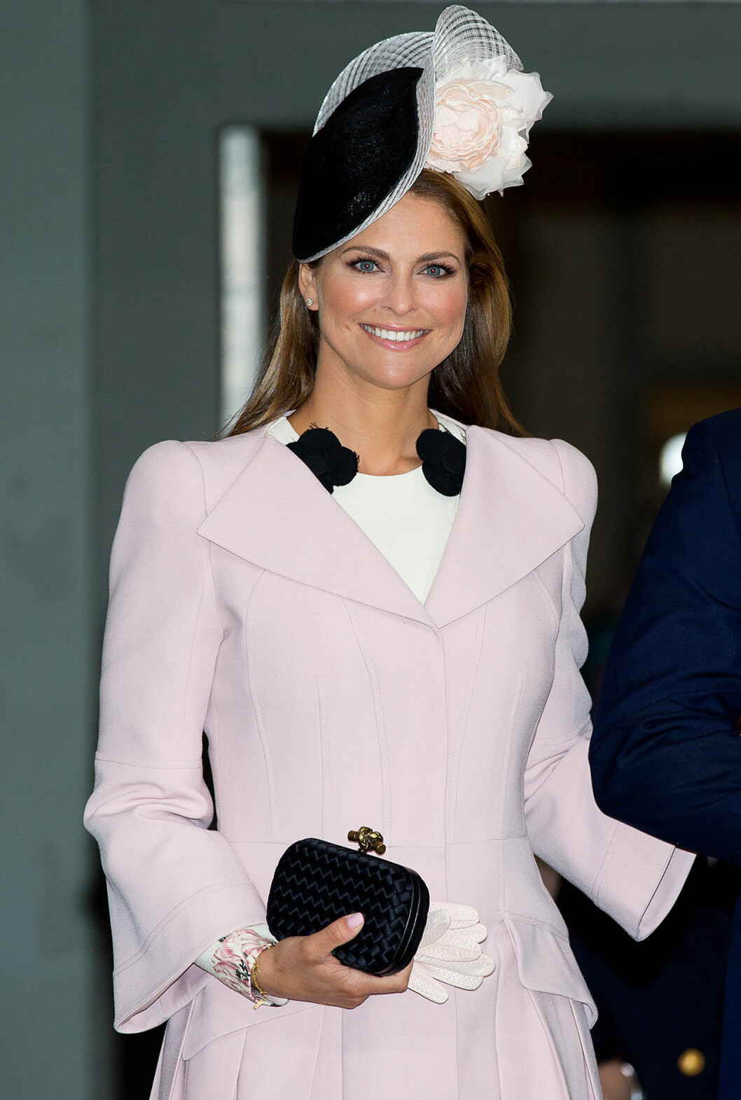 Prinsessan Madeleine när kungen firade 70 år, år 2016. prinsessan madeleines dyra klänning