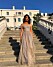 Meghans bästa vän, Priyanka Chopra, såg underbar ut på väg till kvällsmottagningen i Frogmore House. Hon hade bytt från sin Vivienne Westwood-klänning till en fantastisk Dior-kreation.
