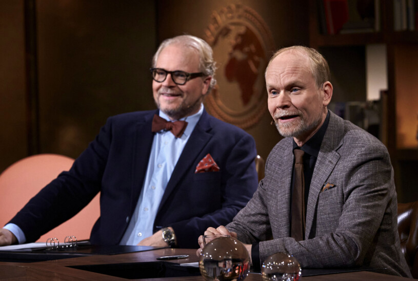 Kanske behövde duons finska kollegor lite coachning. Fredrik Lindström och Kristian Luuk i På spåret
