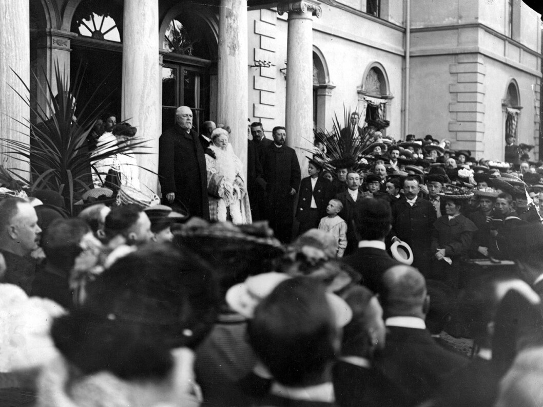 Oscar II talar vid unionskrisen 1905. Oscar II talar vid unionskrisen 1905.