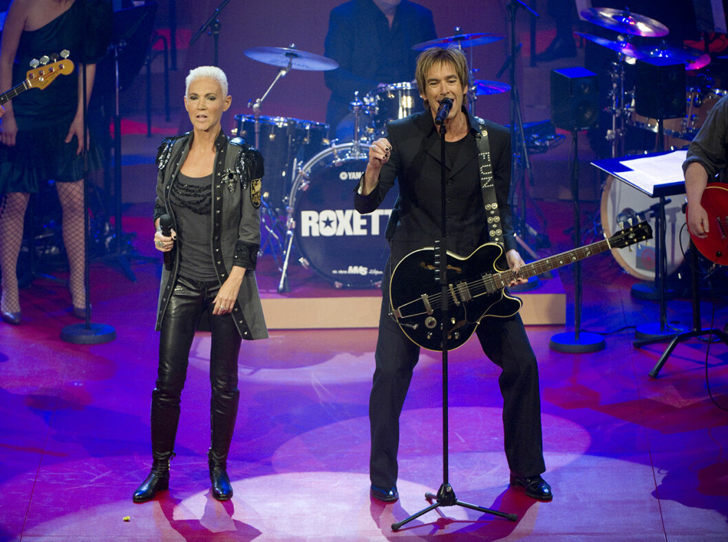 Marie Fredriksson och Per Gessle i Roxette under riksdagens officiella festkonsert på Stockholms Konserthus med anledning av Victorias och Daniels bröllop. Roxette spelar inför Victorias och Daniels bröllop