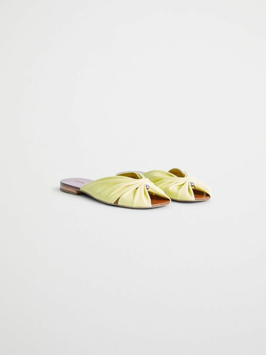 Sandaler & Other Stories