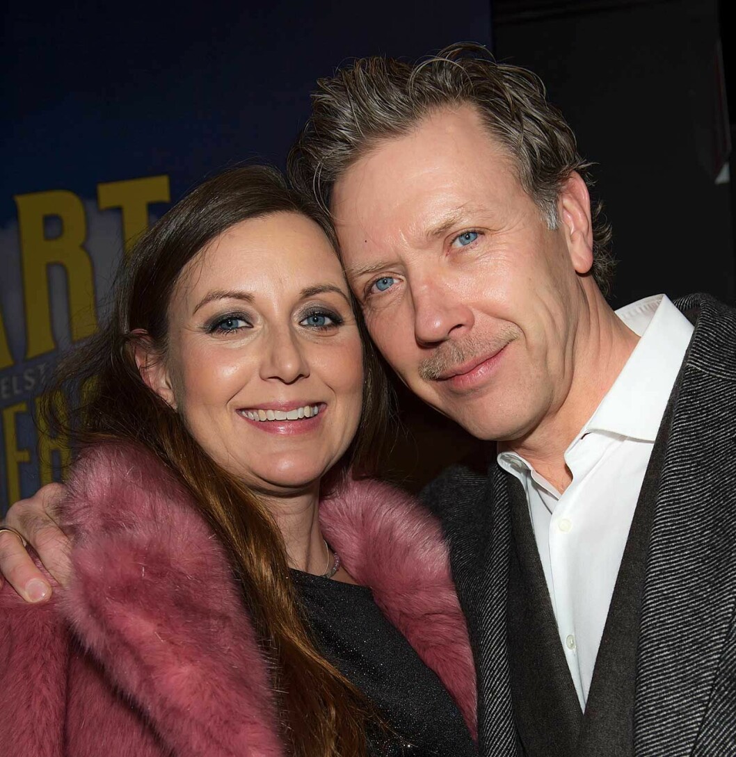 Vackra Sanna Lundell med sin kärlek Mikael Persbrandt. Vackra Sanna Lundell med sin kärlek Mikael Persbrandt.