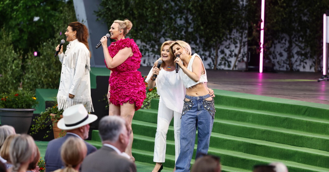 Denna drömmiga kvartett bestående av Jill Johnson, Sanna Nielsen, Elisabeth Andreasson och Cornelia Jakobs hyllade sångerskan Kikki Danielsson under premiären. Jill Johnson, Sanna Nielsen, Elisabeth Andreasson och Cornelia Jakobs under premiären av Allsång på Skansen 2022.