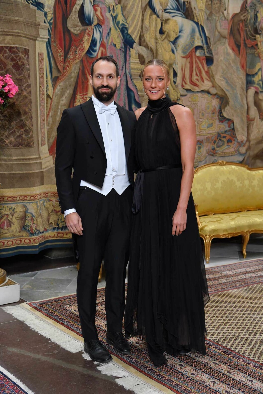 Simmaren Sarah Sjöström med sin partner Johan de Jong Skierus anländer till en representationsmiddag på Stockholms slott. Simmaren Sarah Sjöström med sin partner Johan de Jong Skierus anländer till en representationsmiddag på Stockholms slott.
