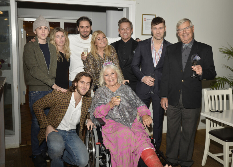Hela familjen Wahlgren på plats för att fira Christina och Hans!