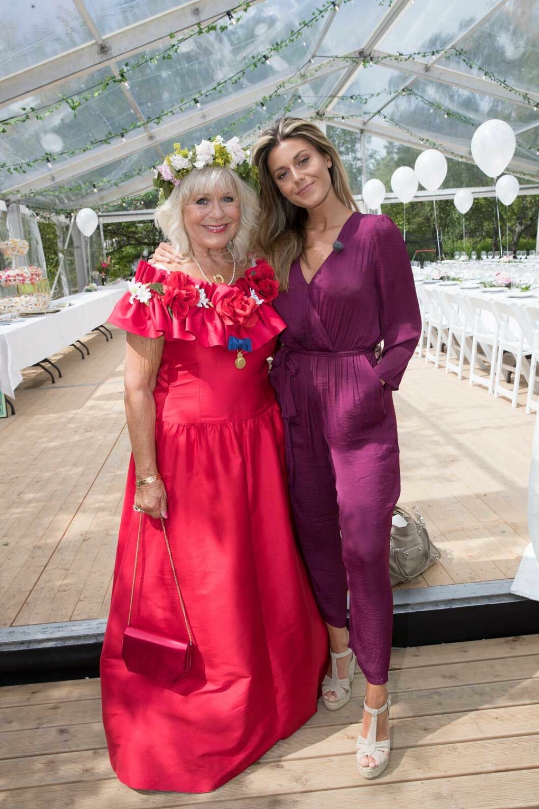Här är klänningen Christina bar på sin 50-årsfest – och 80 årsfest. Christina Schollin och Bianca Ingrosso Wahlgren under 80-årskalaset
