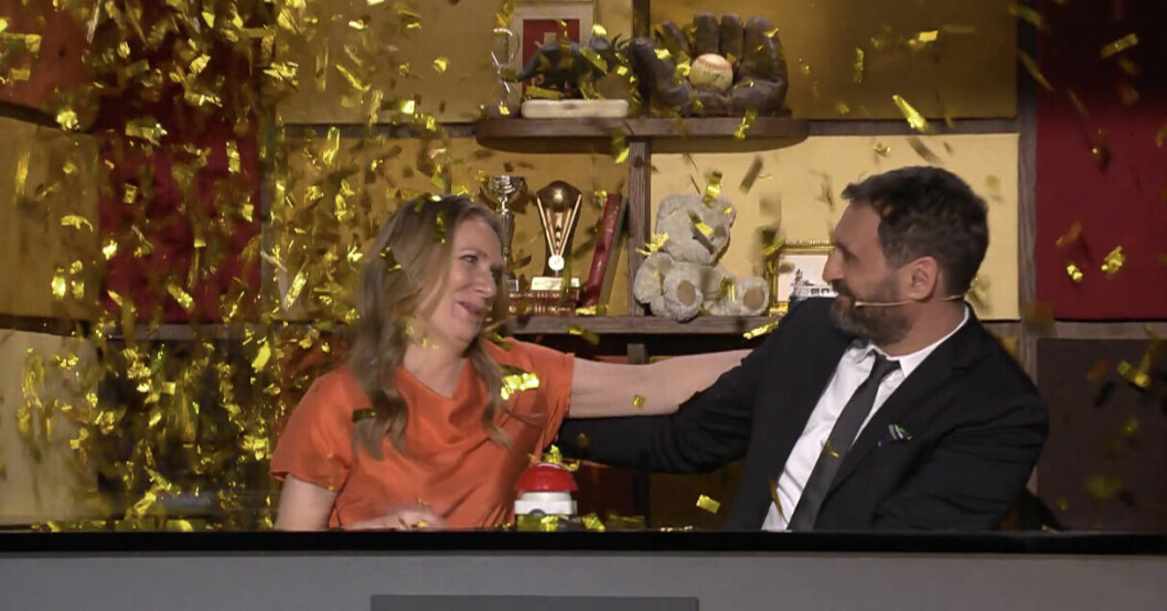 Annika Lantz och Johar Bendjelloul firar vinsten! Foto: Skärmdump Discovery +