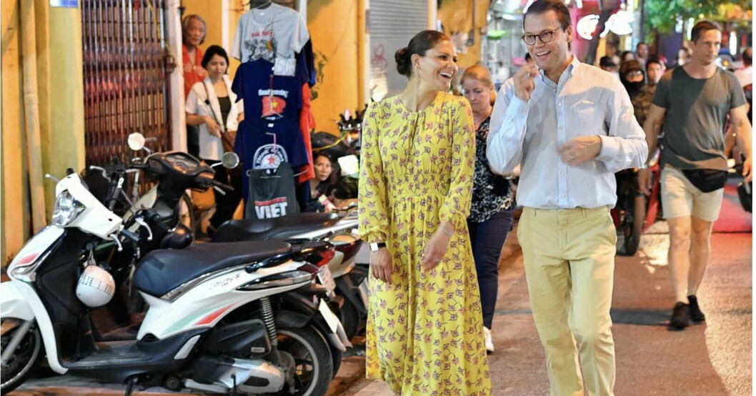 Victoria har samma klänning när hon fångades på bild med Daniel.