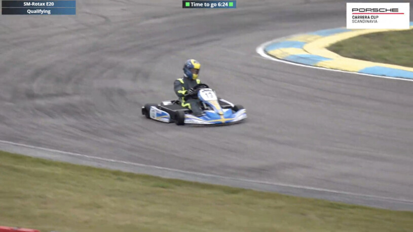 Prins Carl Philip på gokartbanan på lördagen.