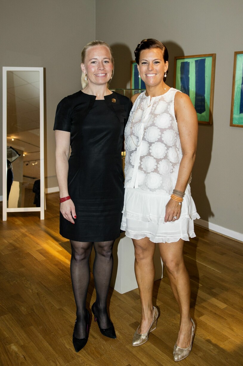 Systrarna Charlotte och Caroline Kreuger är bästisar med Madeleine respektive Victoria.
