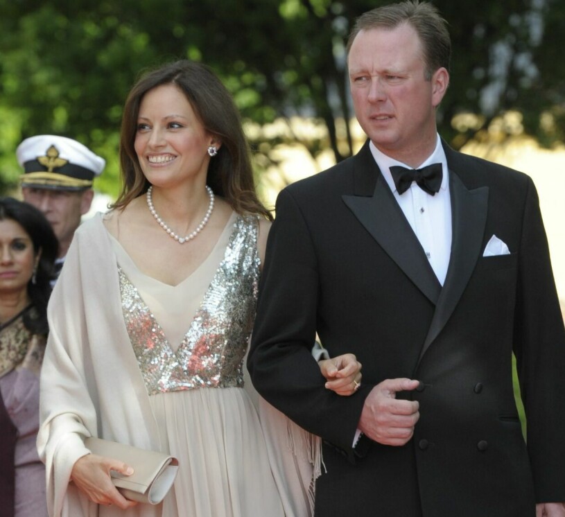 Prins Gustav och Carina Axelsson på Victorias och Daniels bröllop 2010. Prins Gustav och Carina Axelsson