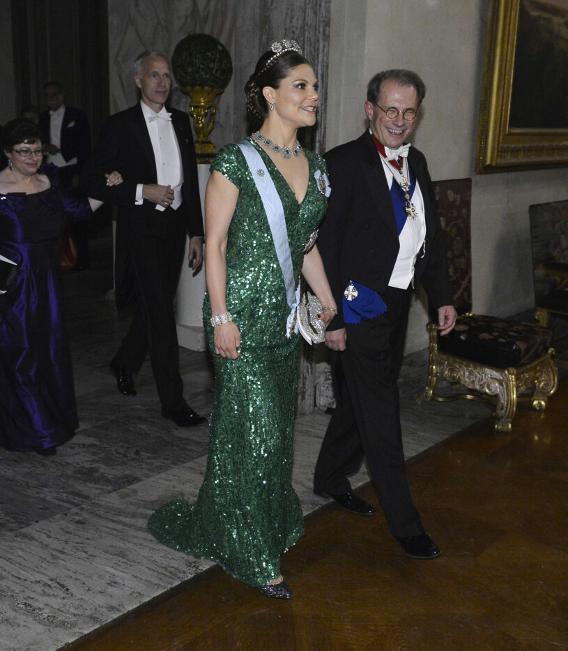 En glitrrande kronprinsessa under Nobelfestligheterna, 2012. Kronprinsessan Victorias Nobelklänning 2012