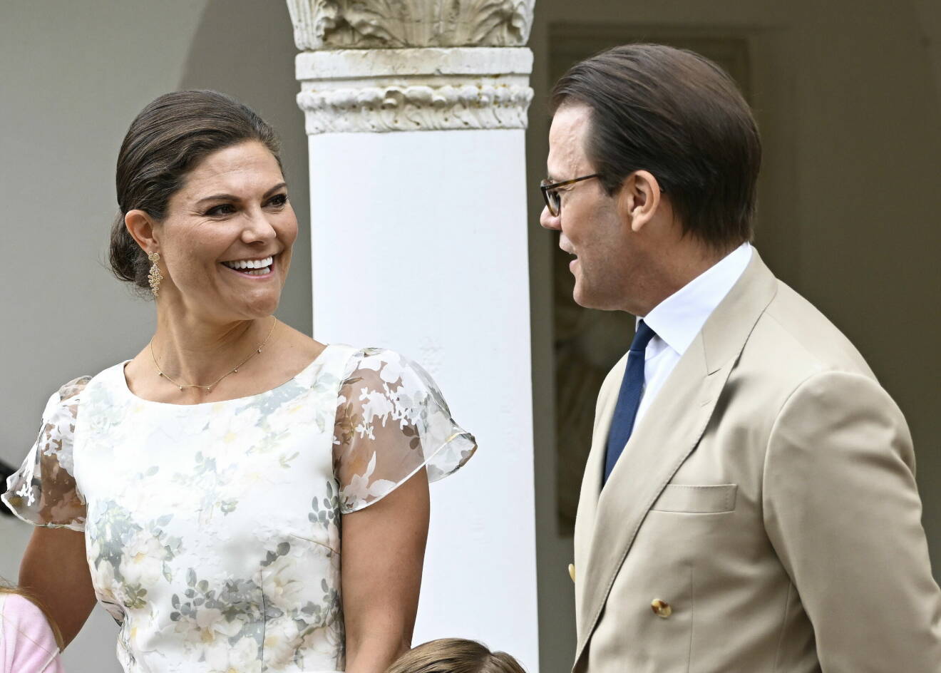 Victoria och prins Daniel med barnen prinsessan Estelle och prins Oscar vid firandet av kronprinsessan Victorias födelsedag på Solliden, Öland 2022
