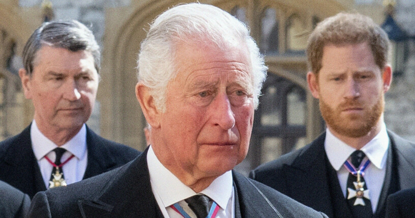 Charles och Harry har knappt haft kontakt sedan begravningen. Prins Charles och prins Harry på prins Philips begravning 2021
