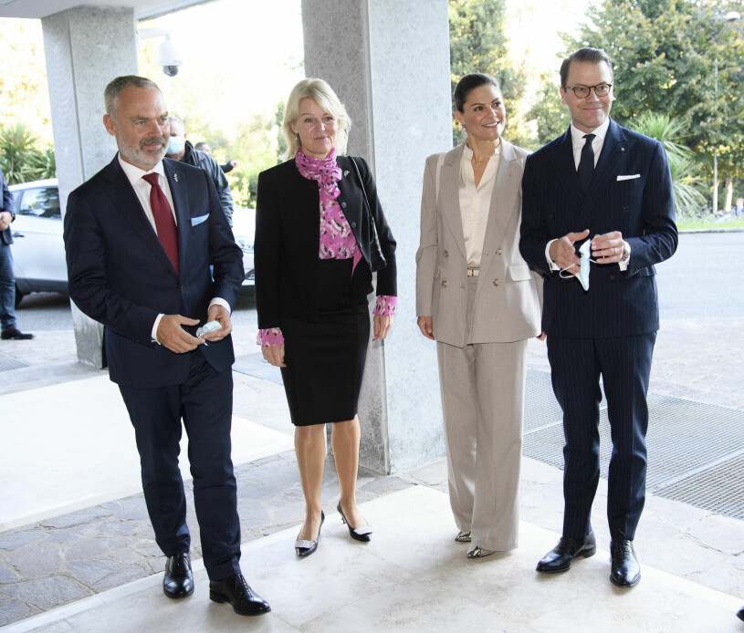 Victoria och Daniel med ambassadör Jan Björklund och utrikeshandelsminister Anna Hallberg. Kronprinsessan Victoria Prins Daniel Ambassadör Jan Björklund Utrikeshandelsminister Anna Hallberg Rom Italien