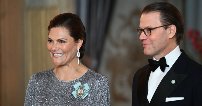 Kronprinsessan ser ut att vara på strålande humör!