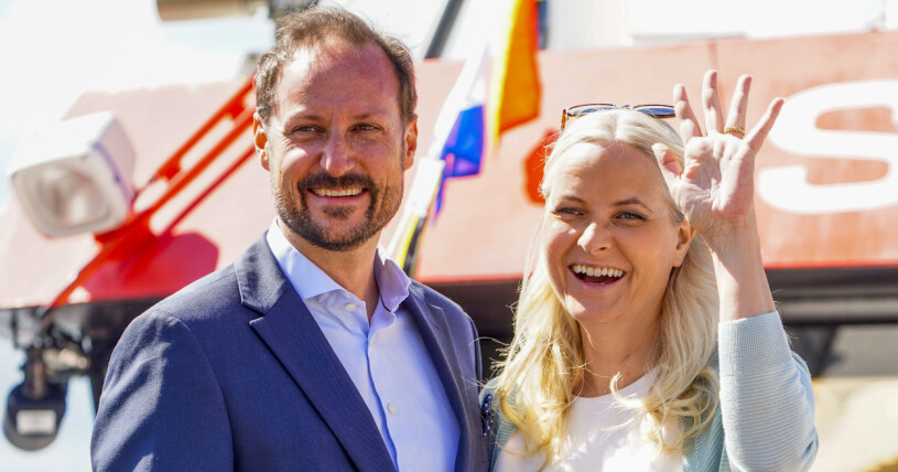 Mette-Marit och Haakon var på uppdrag med Räddningssällskapet den 15 juni, det var senaste gången hon sågs i offentligheten. Haakon mette-marit
