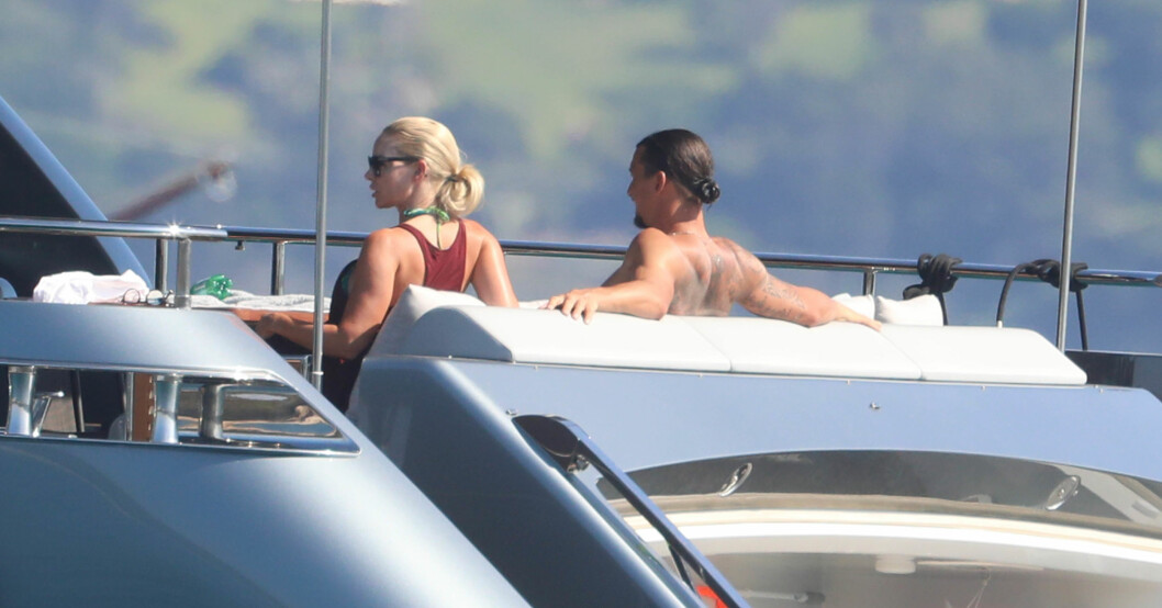 Helena Seger och Zlatan Ibrahimovic på deras lyxyacht, augusti 2020. Helena Seger och Zlatan Ibrahimovic på yacht