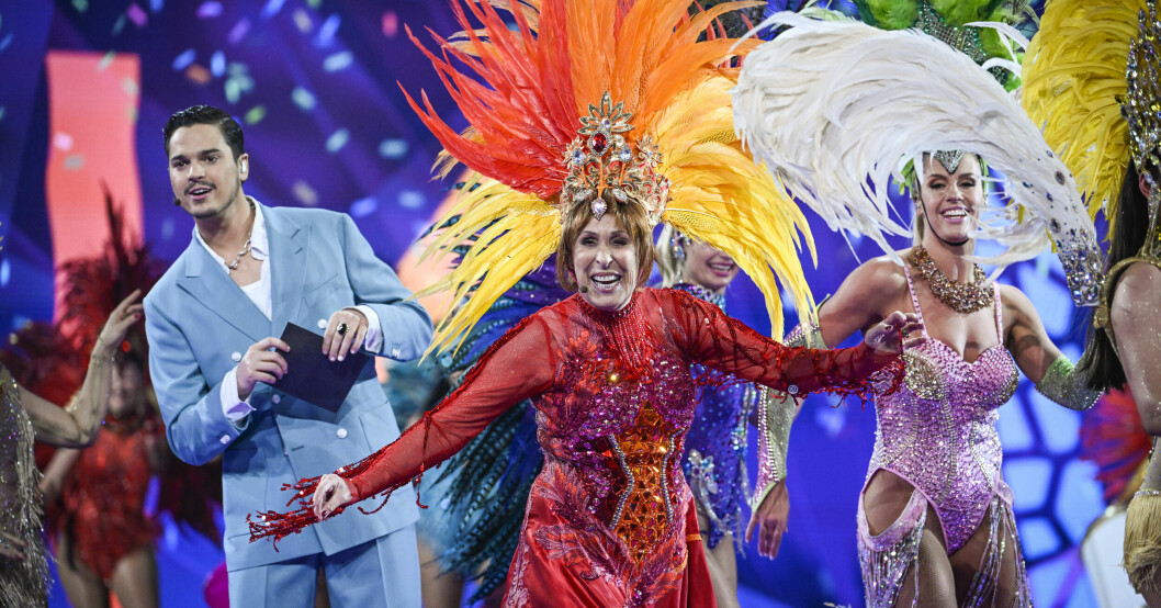 Eva bjöd på en riktig show! Programledaren Oscar Zia och Eva Rydberg med ett sambanummer inleder melodifestivalens andra deltävling i Avicii Arena