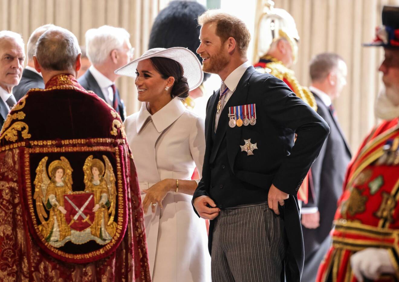Meghan och Harry firar drottning Elizabeth 70 år på tronen