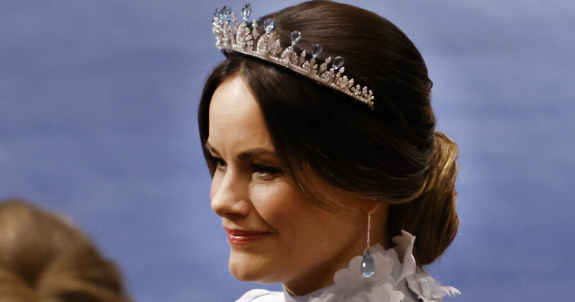 Prinsessan Sofia i en speciell accessoar – bröllopsdiademet. Prinsessan Sofia bär bröllopsdiademet under Nobelfesten 2022