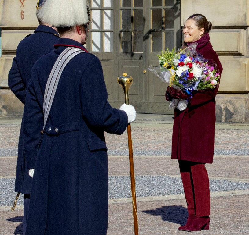 Utan tvekan kungafamiljens mest firade namnsdagsbarn! Kronprinsessan Victoria uppvaktas på namnsdagen 2019