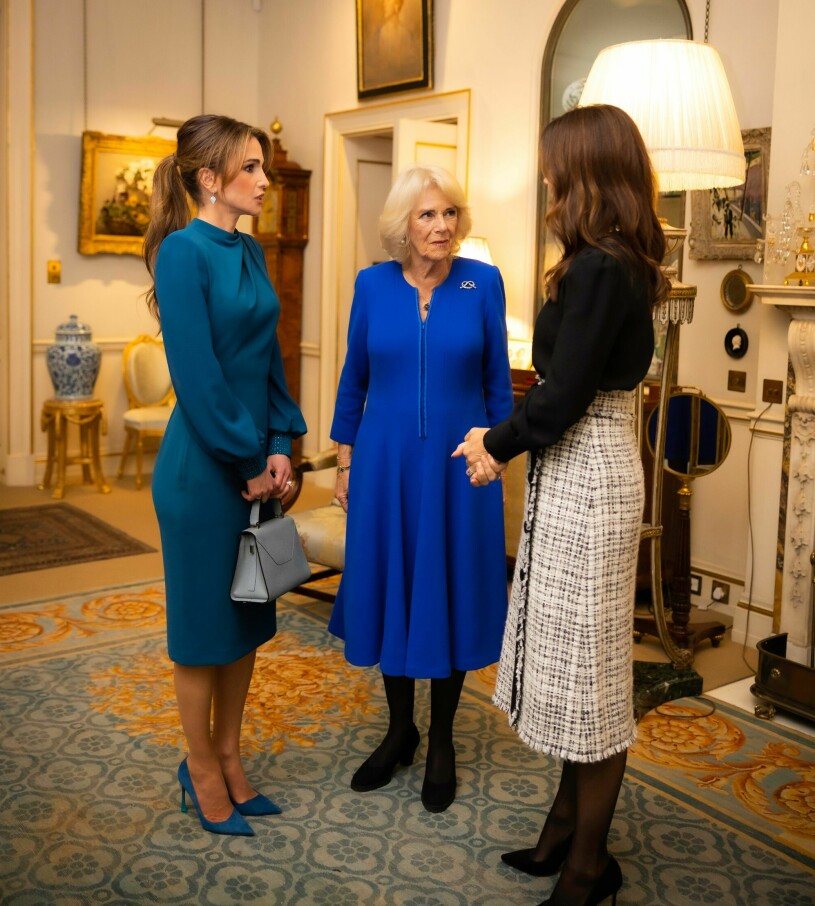 Kronprinsessan Mary och drottning Rania hemma hos Camilla – där det är så långt från ”ljust och fräscht” som man kan komma. Kronprinsessan Mary och drottning Rania hemma hos drottning Camilla i Clarence House i London