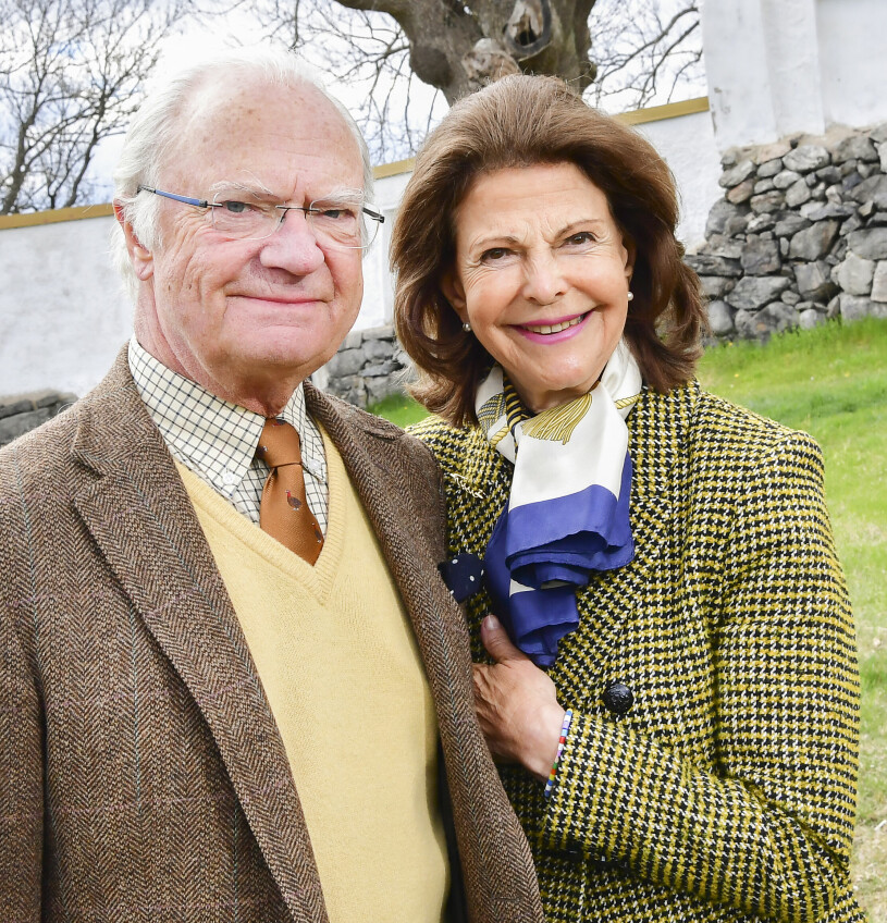 Kungaparet. Nu har de varit gifta i 46 år. Kungen och drottning Silvia på slottet Stenhammar 2021