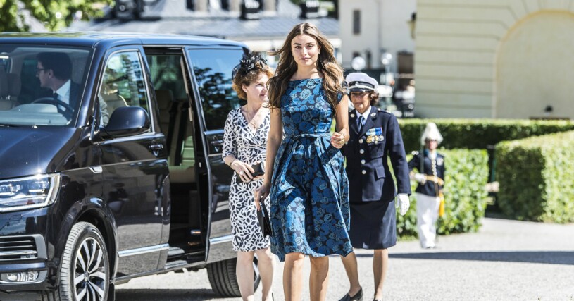 Milana Abensperg und Traun anländer till prinsessan Adriennes dop i Drottningholms slottskyrka.
