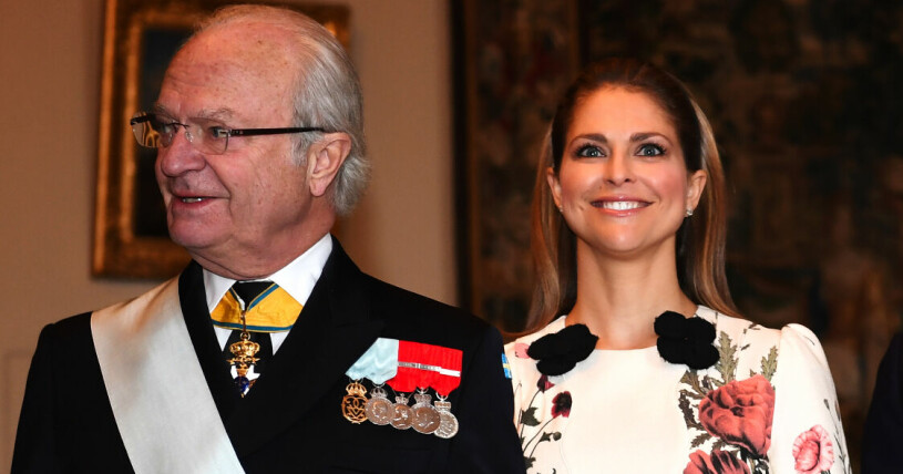 Kungen kan skatta sig lycklig, prinsessan Madeleine stannar i Sverige lite till. Kung Carl Gustaf med yngsta dottern prinsessan Madeleine