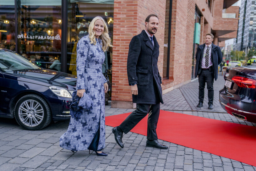 Mette-Marit och hennes Haakon på väg till invigningen av nya Munch-museet i fredags. Kronprinsessan Mette-Marit Kronprins Haakon Munchmuseet Oslo