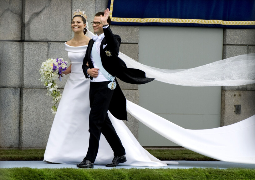19 juni 2010 – dagen då Daniel Westling från Ockelbo blev prins Daniel med hela svenska folket. Kronprinsessan Victoria och prins Daniel kliver i land från slupen Vasaorden på Logårdstrappan nedanför Slottet efter korgege genom Stockholm vid vigseln på lördagen.