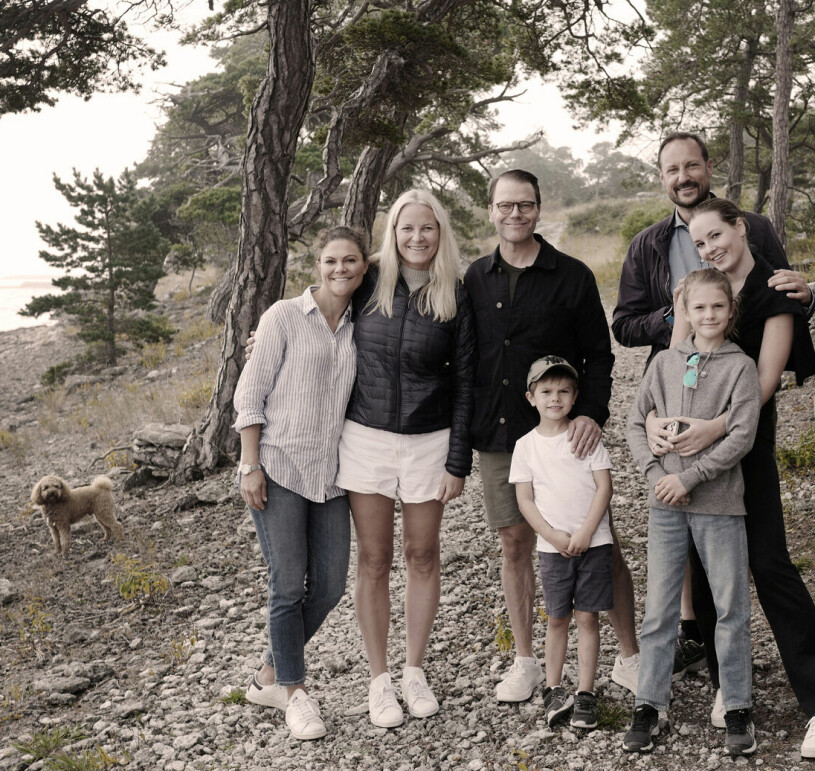 Kronprinsessan Victoria och kronprinsessan Mette-Marit på semester på Gotland med sina familjer