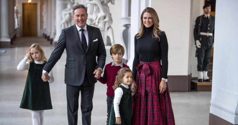 Prinsessan Madeleine och familjen på besök i Sverige under senaste julfirandet. Prinsessan Adrienne, Chris O'Neill, prins Nicolas, prinsessan Leonore och prinsessan Madeleine