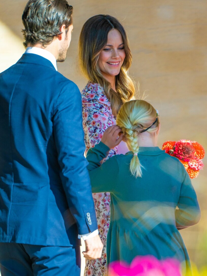 Prinsessan Sofia på väg in i Gyllene salen. Prinsessan Sofia och prins Carl Philip under statsbesök från Nederländerna Holland