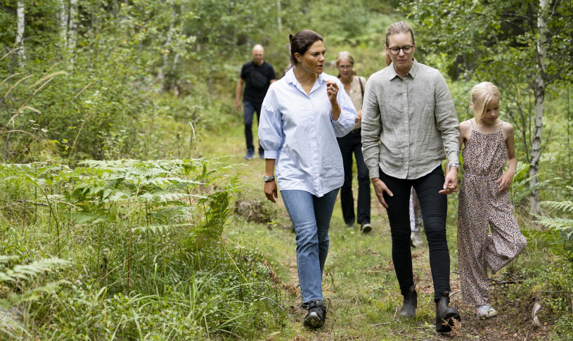 Ut på tur! Första jobbdagen bjöd på en härlig promenad i naturen. Kronprinsessan Victoria