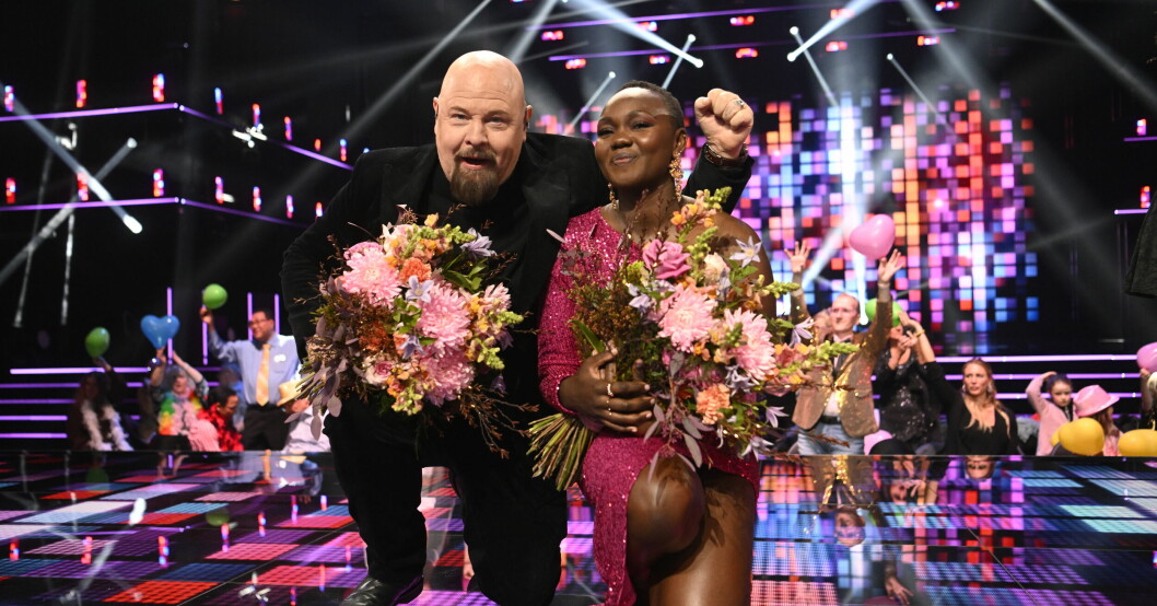 STOCKHOLM 20220219Anders Bagge och Faith Kakembo, som båda går direkt till final, under Melodifestivalens tredje deltävling i Avicii Arena.Foto: Fredrik Sandberg / TT / kod 10080