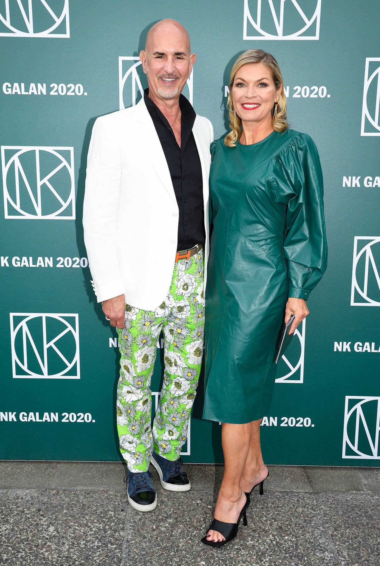 Kvällens festfixare Micael Bindefeld och Karin Wickberg, Marketing Director på Nordiska Kompaniet, välkomnade gästerna.