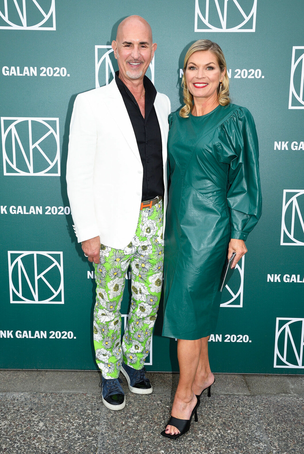 Kvällens festfixare Micael Bindefeld och Karin Wickberg, Marketing Director på Nordiska Kompaniet, välkomnade gästerna. Kvällens festfixare Micael Bindefeld och Karin Wickberg, Marketing Director på Nordiska Kompaniet, välkomnade gästerna.