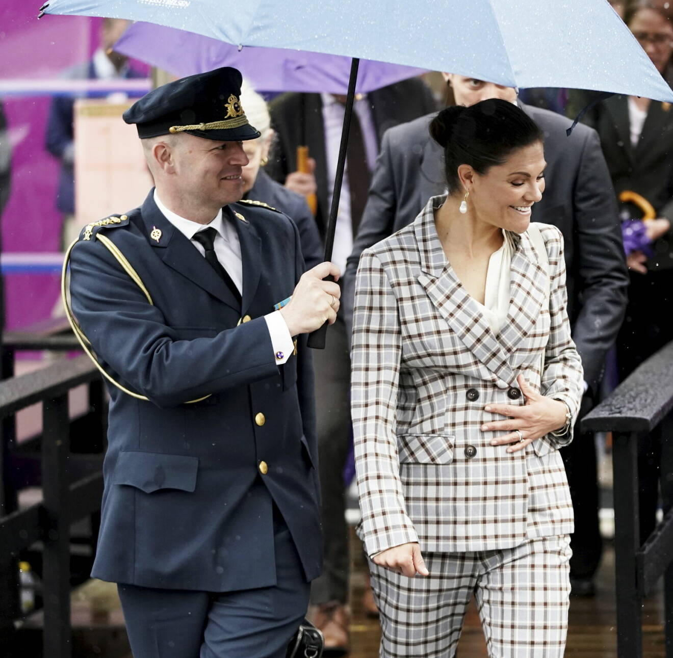 Kronprinsessan Victoria på H22 i Helsingborg åtföljd av vakthavande adjutant