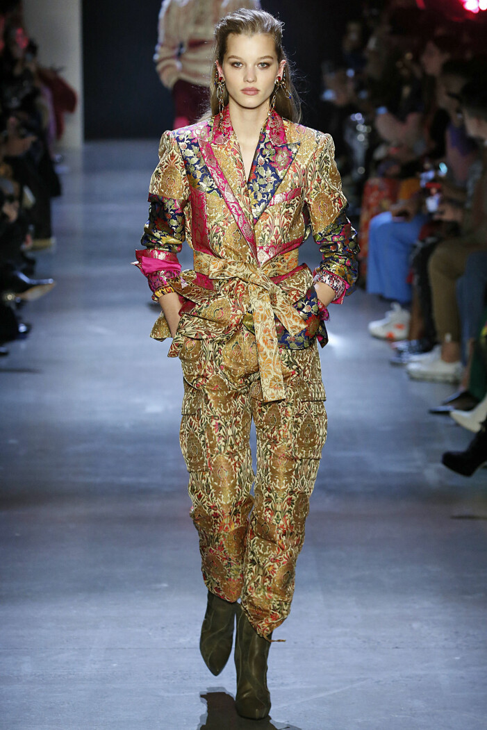 Modeskaparen Prabal Gurung valde att ha med kimonoinspirerade plagg under sin visning på NewYork Fashion Week för några säsonger sedan.