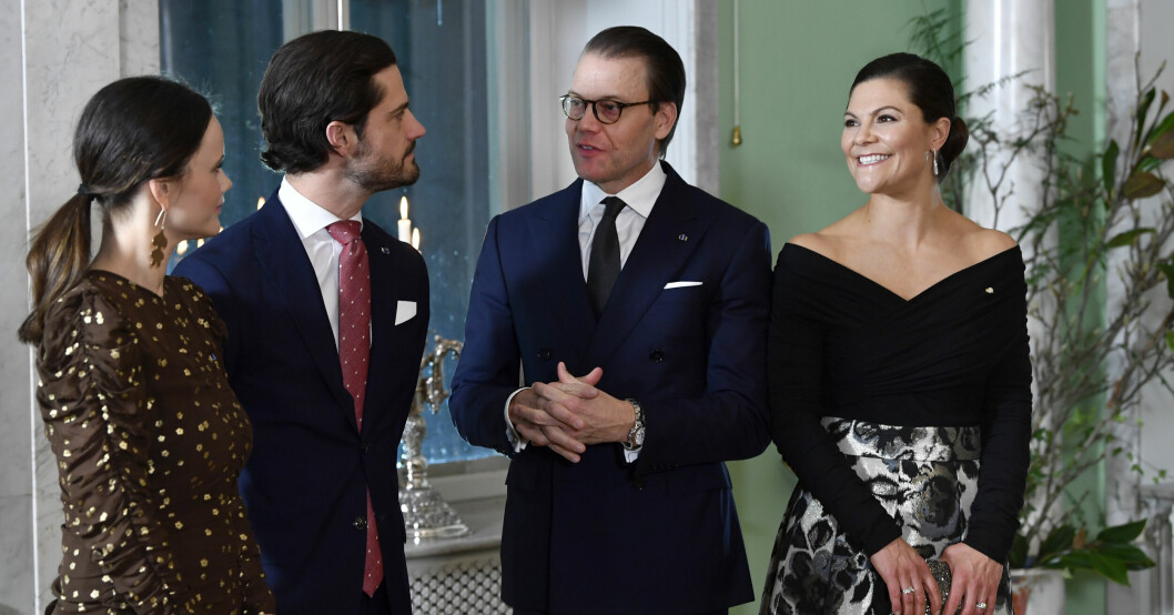 Kronprinsessan Victoria och prins Carl Philip verkar ha en bra syskonrelation 43 år efter beslutet. Prinsessan Sofia, prins Carl Philip, prins Daniel och kronprinsessan Victoria