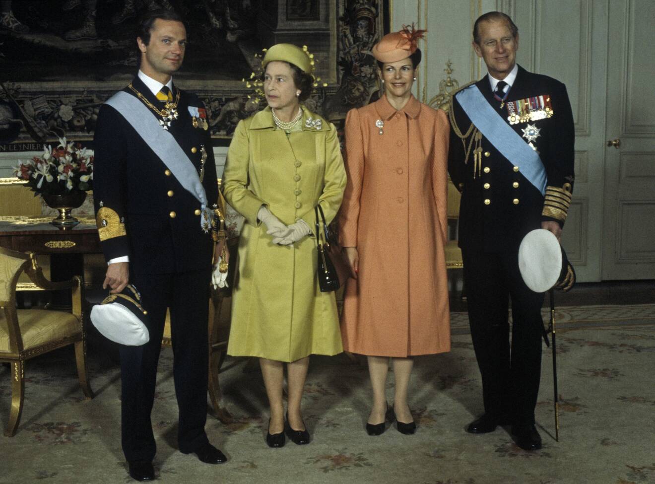 Drottning Elizabeth och prins Philip på besök i Sverige, här hos svenska kungafamiljen i Stockholm 1983.