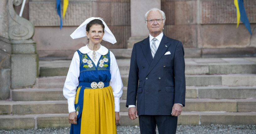 Drottning Silvia vid kungens sida innan det stora talet! Foto: Drottning Silvia och kung Carl Gustaf på nationaldagen