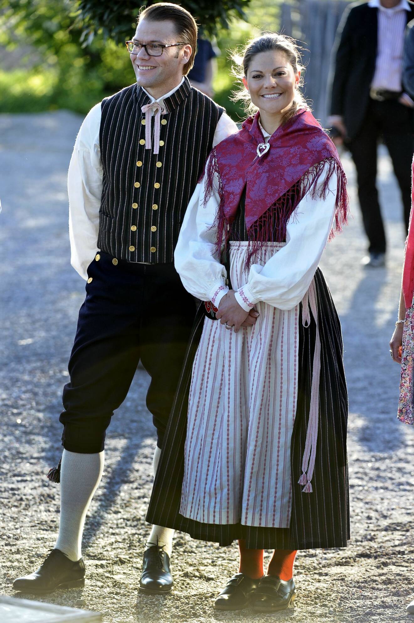 Prins Daniel och kronprinsessan Victoria i folkdräkt: Ockelbodräkten