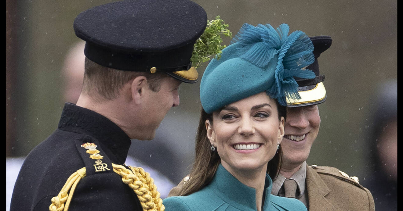 Prins William och prinsessan Kate tittar kärleksfullt på varandra