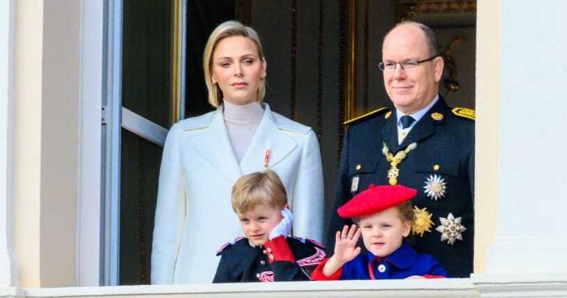 Nu var det länge sedan furstinnan Charlene var i Monaco. Furstinnan Charlene, furst Albert, prins Jacques, prinsessan Gabriella